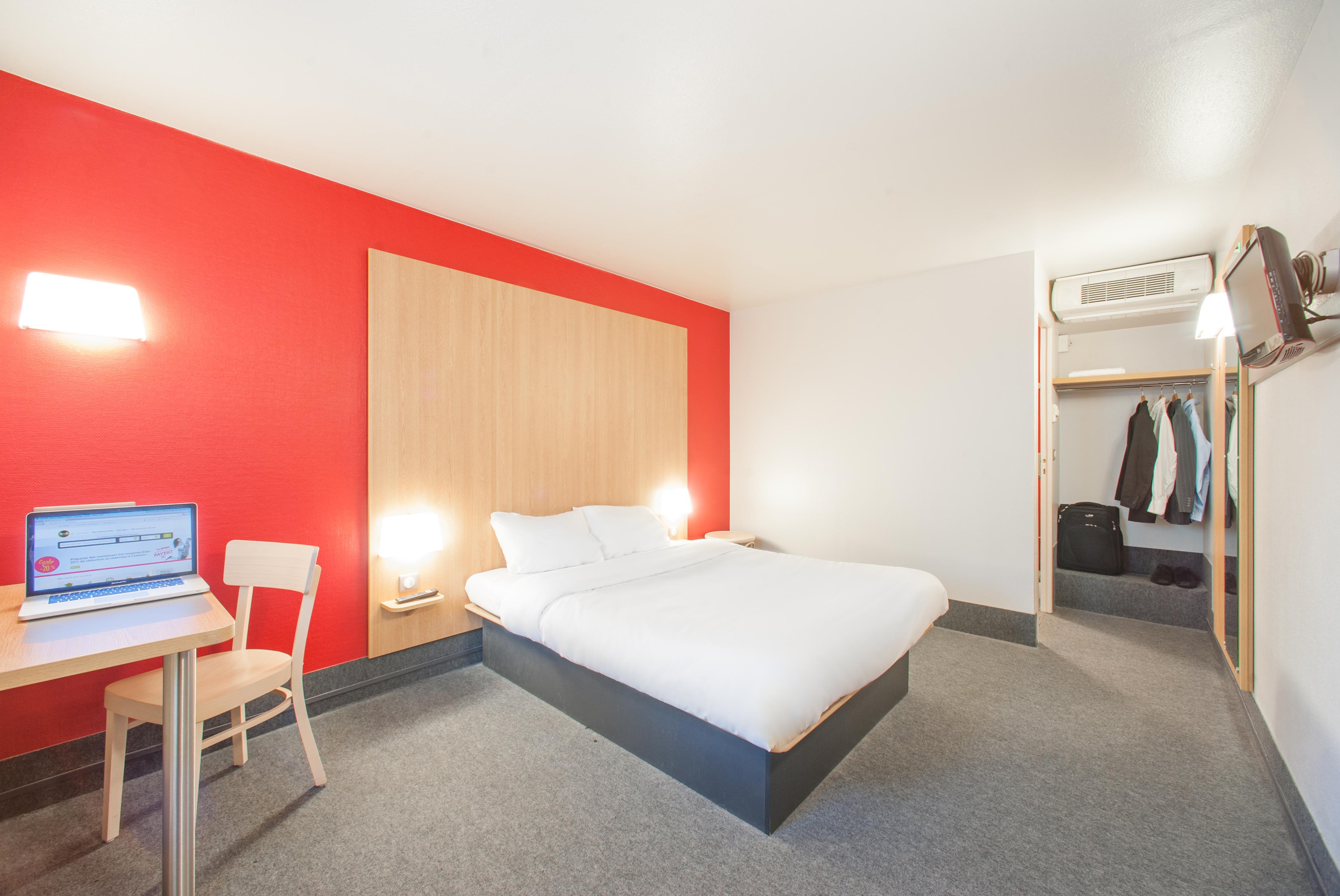B&B Hotel Louveciennes Le Port-Marly Exterior photo
